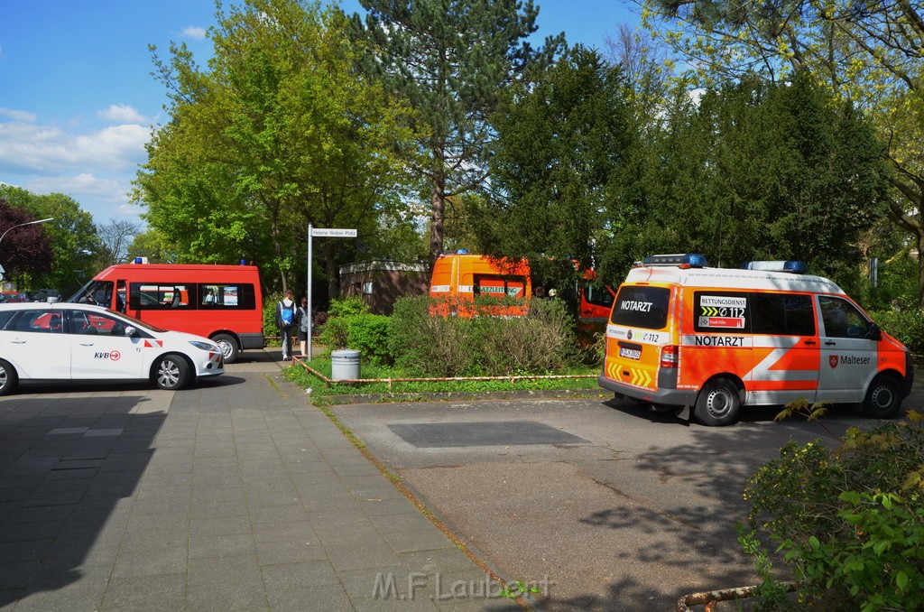 Geruch in Schule Koeln Brueck Helene Weber Platz P16.JPG - Miklos Laubert